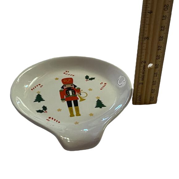 Holiday Style Christmas Nutcracker Spoon Rest and 2 Pot Holders NWT Home Decor - Picture 11 of 15